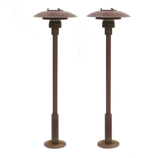 Et par PH-udendørslamper / pullerter 3/2,5 i patineret kobber. H: 90cm