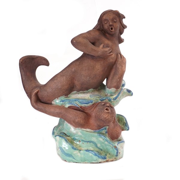 Georg Thylstrup, 1884-1930, Figurengruppe aus Steinzeug 1920er Jahre. Signiert. 
H: 34cm