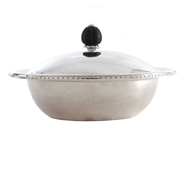 Georg Jensen Sterlingsilber Deckelschale 290. Periode 1915-30. H: 13cm. D: 23cm