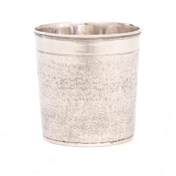 Silberbecher mit Gravur "L Godtfrid Eschelson 1671"H: 8cm. G: 138gr