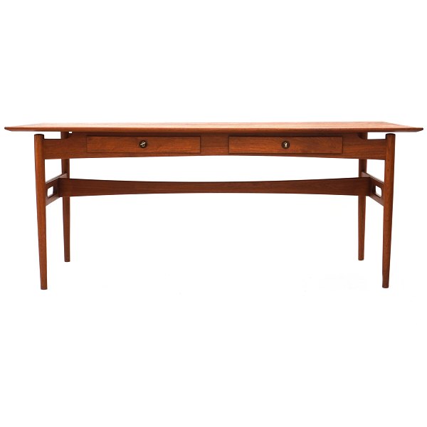 Dänischer Tischlermeister Schreibtisch aus Teak mit zwei Schubladen. H: 73cm. Platte: 75x180cm